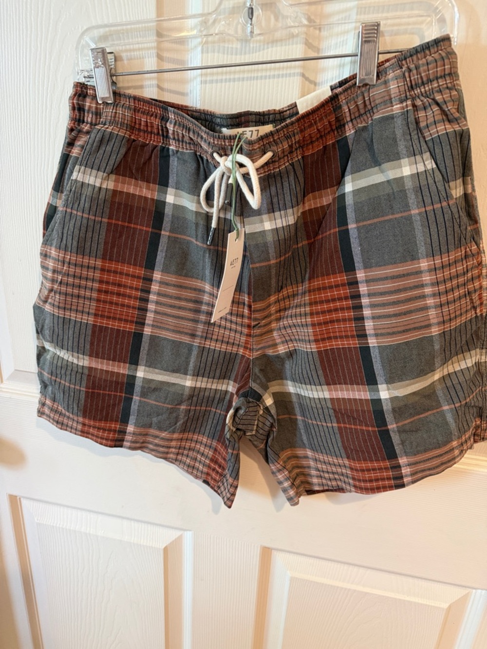 American Eagle AE77 Plaid Drawstring Shorts in Rust and Gray Sz M.  NWT. Box42